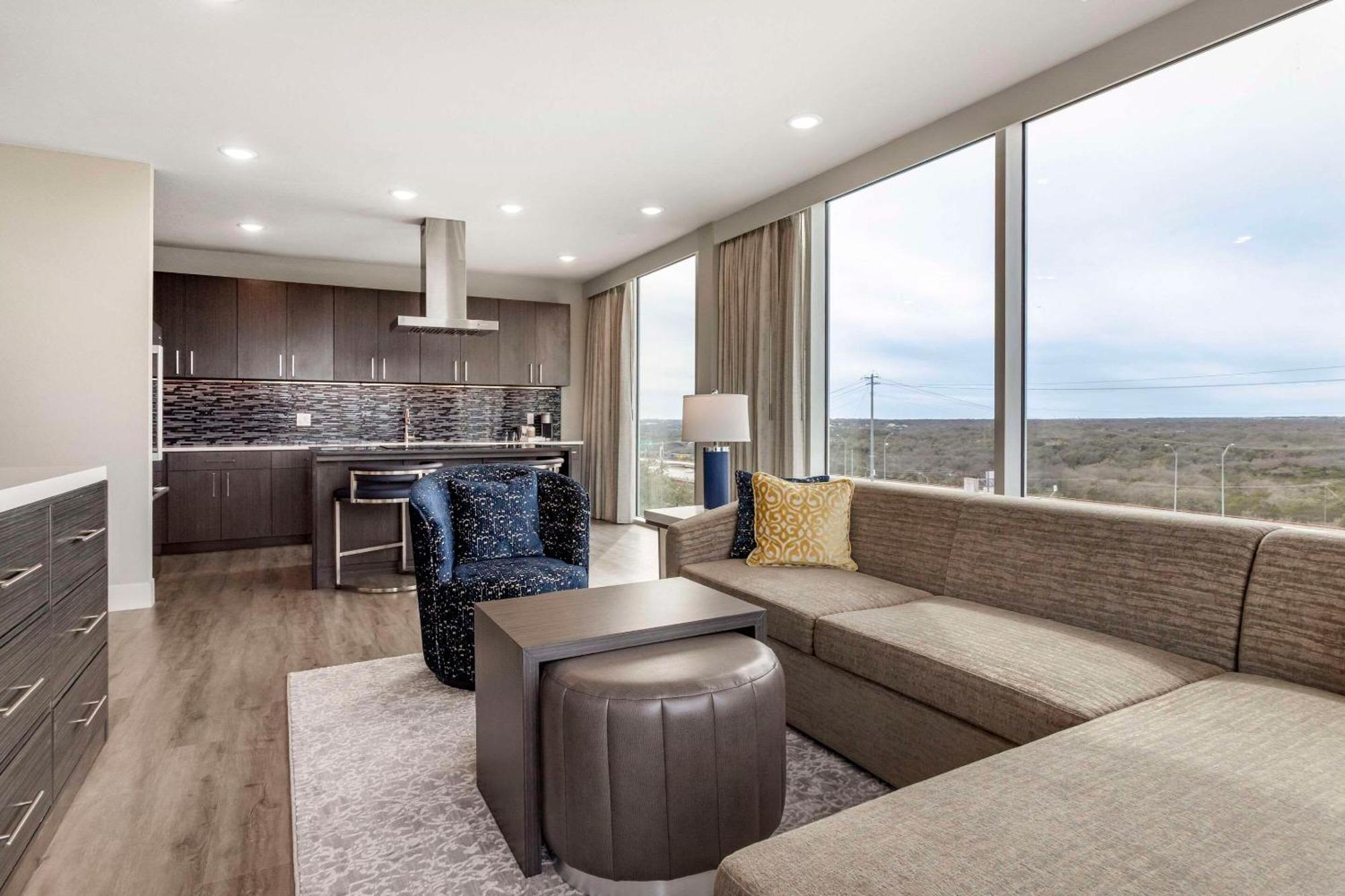 Cambria Hotel Austin Uptown Near The Domain Εξωτερικό φωτογραφία